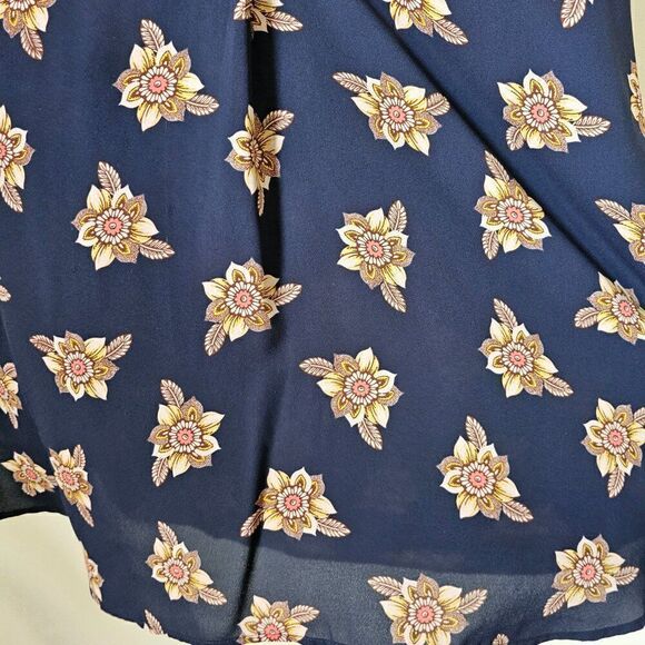 EUC LIKE NEW LOFT MEDALLION FLORAL PRINT SPLIT V NECK LONGSLEEVES TOP SIZE XL - Picture 6 of 16